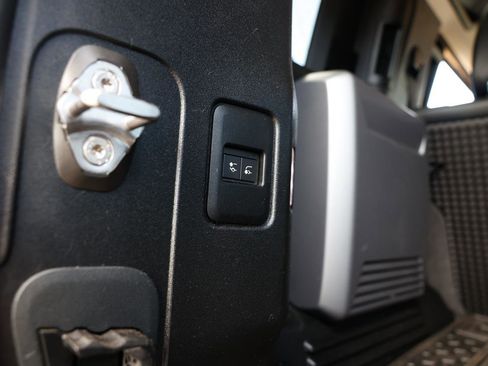 Used 2020 Land Rover Defender 110 First Edition image 37