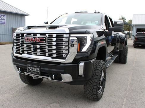 Used 2024 GMC Sierra 3500 Denali w/ Denali Reserve Package AWD/4WD image 3