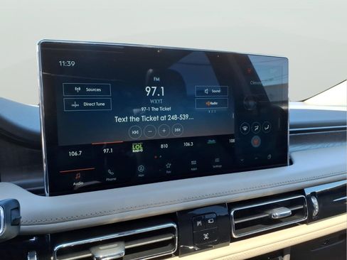 Used 2022 Lincoln Nautilus Reserve w/ Luxury Package image 16