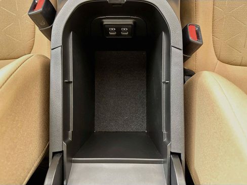 Certified 2022 Toyota RAV4 XLE w/ Convenience Package FWD image 31