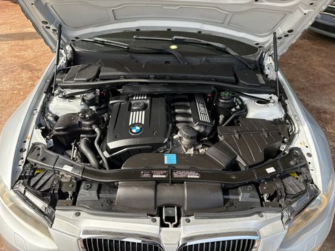 Used 2010 BMW 328i Convertible image 23