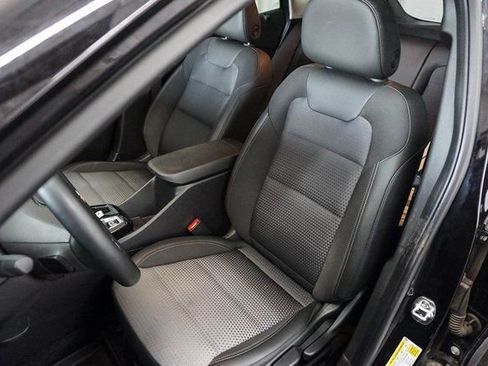 Used 2024 Chevrolet Trax LT w/ Driver Confidence Package image 9