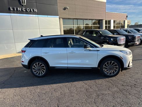 New 2026 Lincoln Corsair Reserve image 8