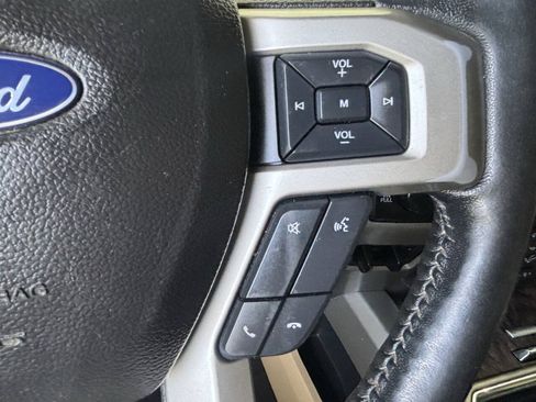 Used 2017 Ford F250 Lariat w/ Lariat Value Package AWD/4WD image 19