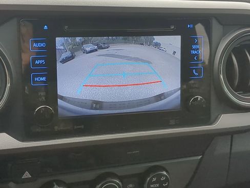 Used 2018 Toyota Tacoma TRD Sport w/ Technology Package image 27