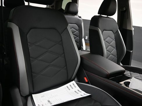 New 2026 Volkswagen Atlas Peak Edition image 13