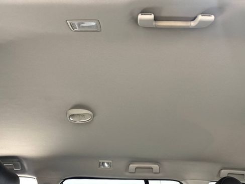 Used 2008 Cadillac DTS Limousine FWD image 39