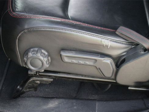 Used 2018 Jeep Wrangler Unlimited Rubicon w/ Cold Weather Group image 17