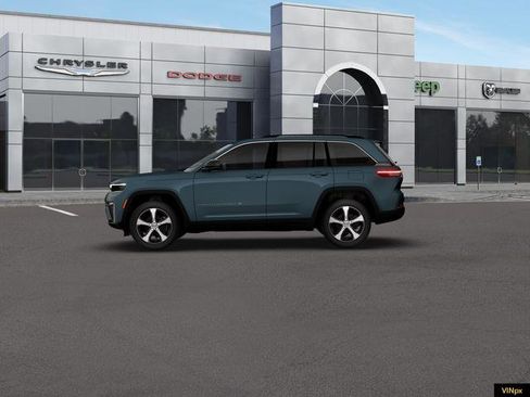 New 2026 Jeep Grand Cherokee Limited w/ Luxury Tech Group II AWD/4WD image 3
