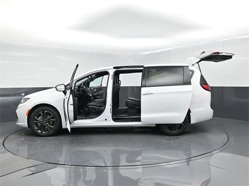 New 2026 Chrysler Pacifica Select image 58