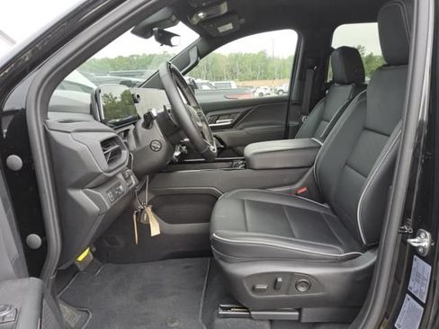 Used 2026 Chevrolet Silverado EV LT AWD/4WD image 3