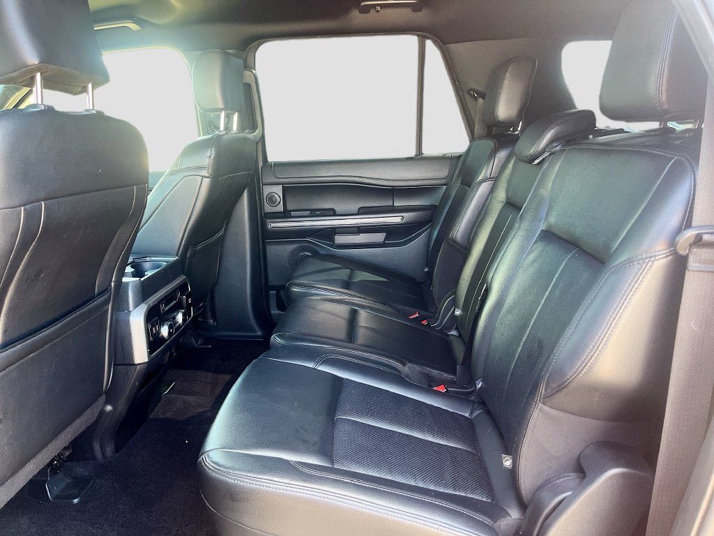 Used 2019 Ford Expedition Max XLT w/ Equipment Group 202A RWD image 25