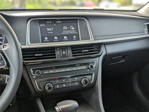 Used 2019 Kia Optima LX FWD image 31