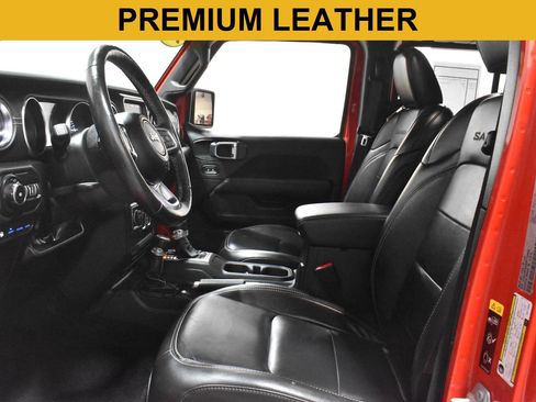 Used 2022 Jeep Wrangler Unlimited Sahara w/ Cold Weather Group AWD/4WD image 4