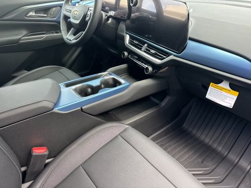 New 2026 Chevrolet Equinox EV LT image 16