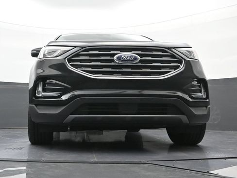 Used 2019 Ford Edge Titanium w/ Cold Weather Package AWD/4WD image 21