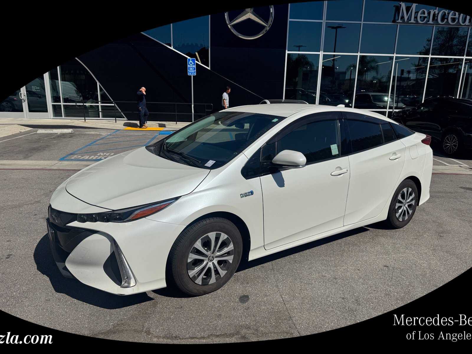 Used 2020 Toyota Prius Prime LE FWD image 1