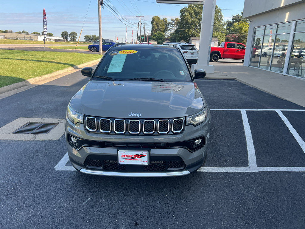 Used 2023 Jeep Compass Limited w/ Sun and Sound Group AWD/4WD image 5