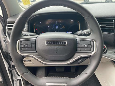 Used 2024 Jeep Wagoneer L Series II w/ Flexible Seating Group AWD/4WD image 21