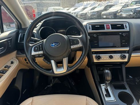 Used 2017 Subaru Outback 2.5i Limited image 17