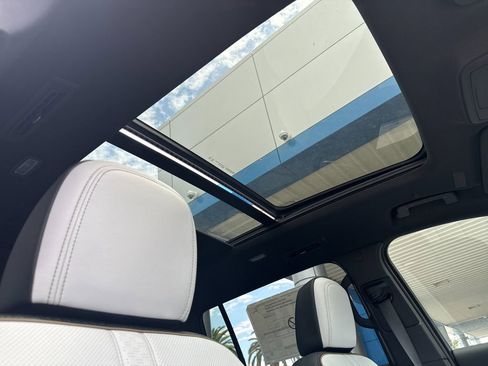 New 2026 Chevrolet Traverse High Country image 17
