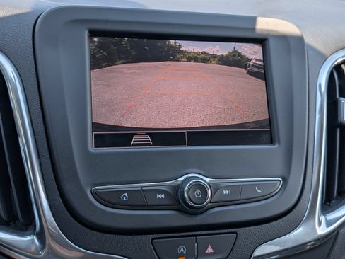 Used 2023 Chevrolet Equinox LT w/ Driver Convenience Package FWD image 10