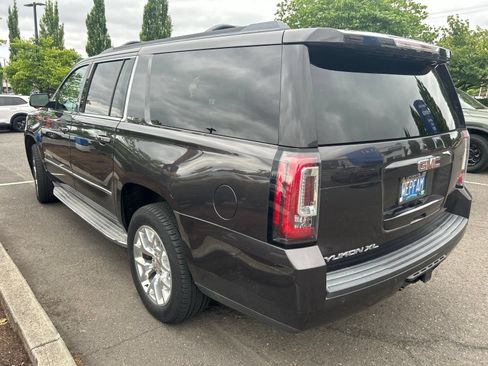 Used 2015 GMC Yukon XL SLT w/ Open Road Package AWD/4WD image 7