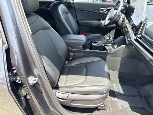 Used 2024 Kia Sportage EX FWD image 7