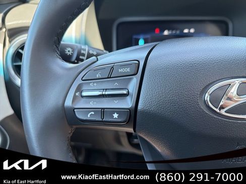 Used 2023 Hyundai Kona Limited AWD/4WD image 31