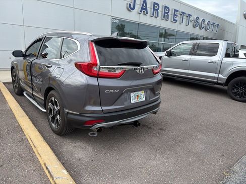Used 2018 Honda CR-V Touring image 4