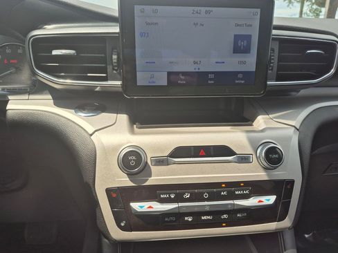 Used 2023 Ford Explorer XLT w/ Equipment Group 202A image 17