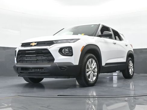 Used 2023 Chevrolet TrailBlazer LS AWD/4WD image 50