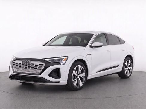 Used 2024 Audi Q8 e-tron Premium Plus AWD/4WD image 2