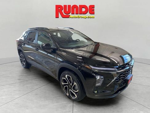 Used 2025 Chevrolet Trax RS w/ Sunroof Package image 5