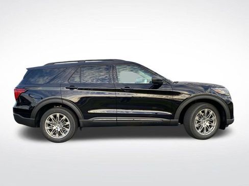New 2026 Ford Explorer Active image 2