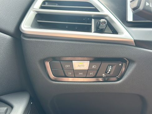 New 2026 BMW 330i Sedan w/ Premium Package image 27