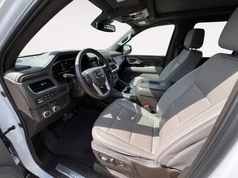 Used 2023 GMC Yukon SLT w/ SLT Premium Package RWD image 18