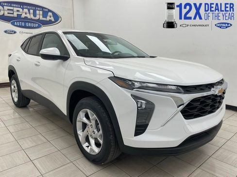 New 2026 Chevrolet Trax LS w/ LS Convenience Package FWD image 1