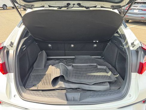 Used 2021 Toyota C-HR XLE FWD image 9