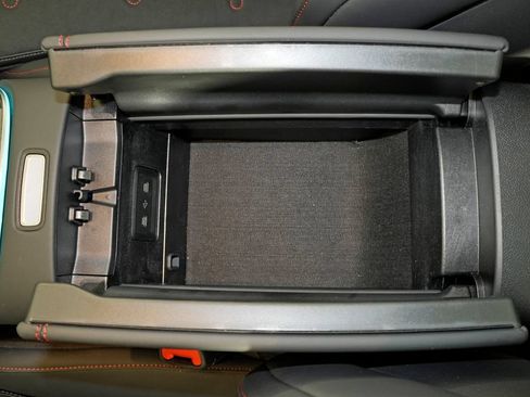 Certified 2025 Mercedes-Benz E 53 AMG e 4MATIC Sedan image 27