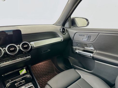 Used 2026 Mercedes-Benz GLB 250 4MATIC image 24