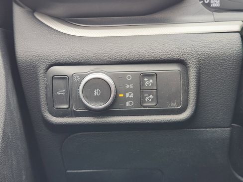 Used 2021 Ford Explorer XLT w/ Equipment Group 202A RWD image 21