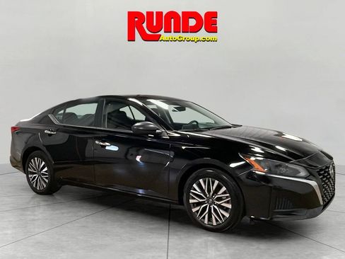 Used 2024 Nissan Altima 2.5 SV image 7