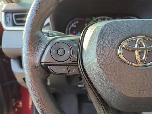 Used 2025 Toyota RAV4 XLE AWD/4WD image 13