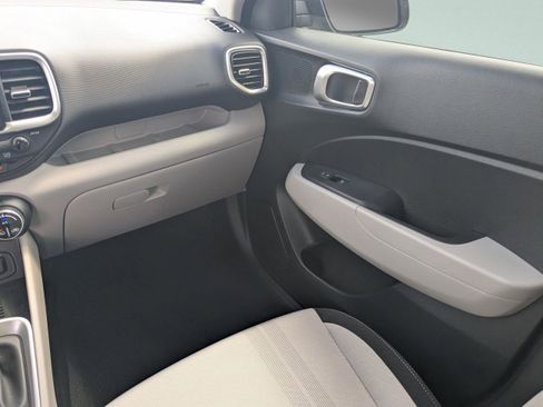 New 2026 Hyundai Venue SEL FWD image 17