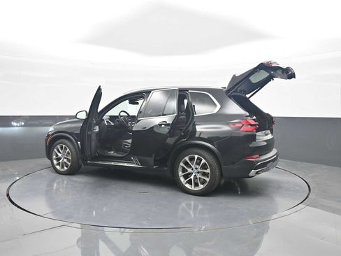Used 2025 BMW X5 xDrive50e AWD/4WD image 51