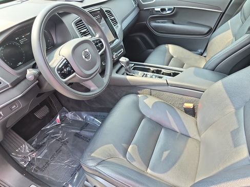 Used 2020 Volvo XC90 T6 Momentum AWD/4WD image 17
