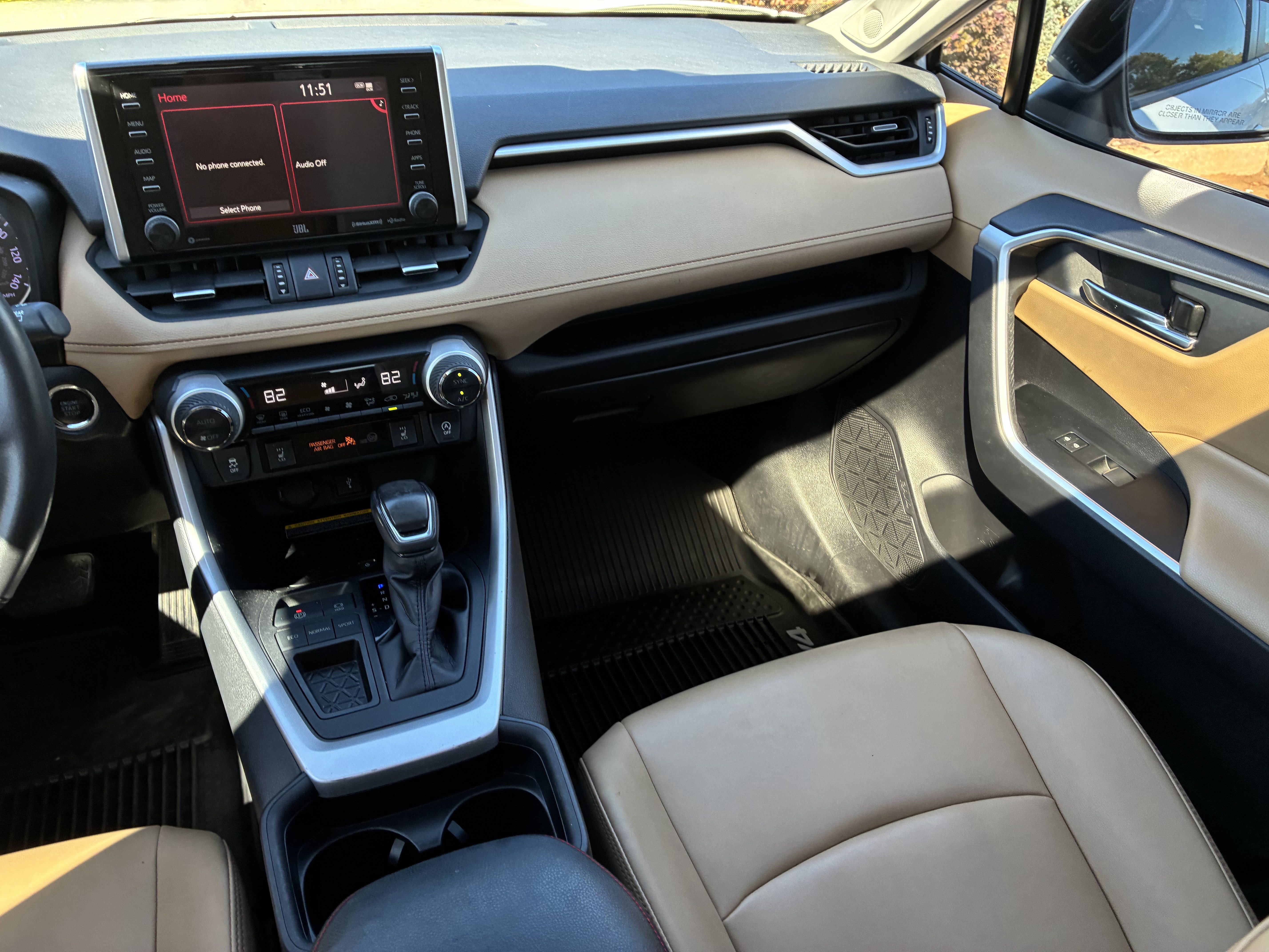 Used 2020 Toyota RAV4 XLE Premium FWD image 19