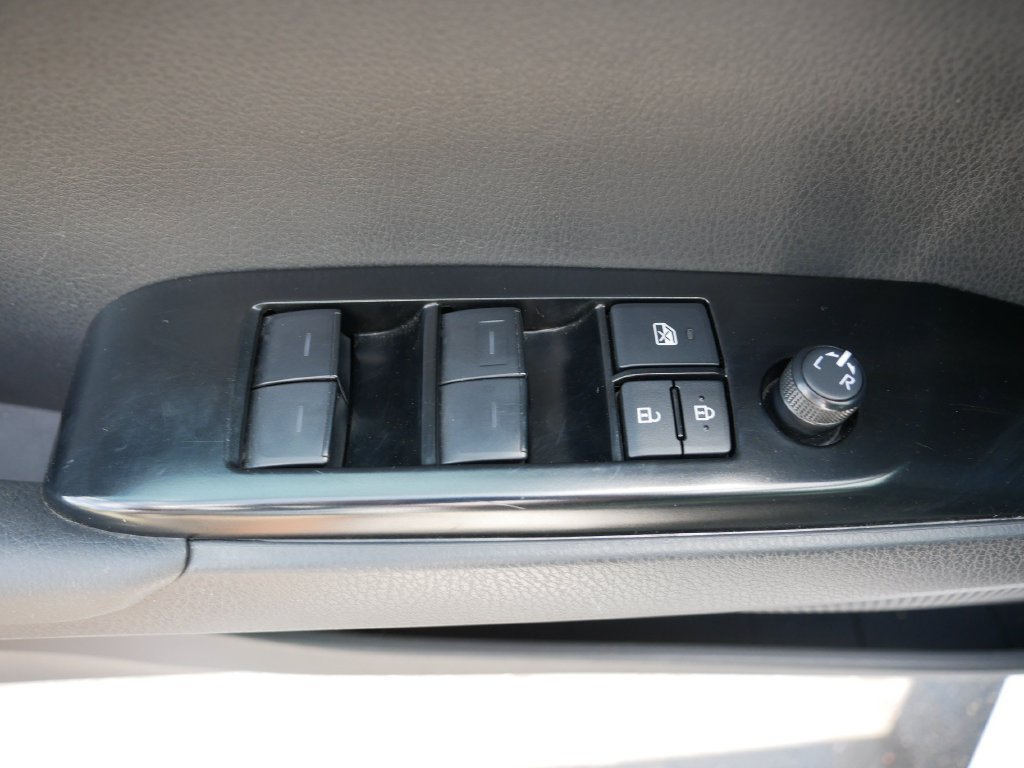 Used 2025 Toyota Camry SE FWD image 16