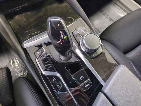 Used 2023 BMW 530e w/ Convenience Package image 12